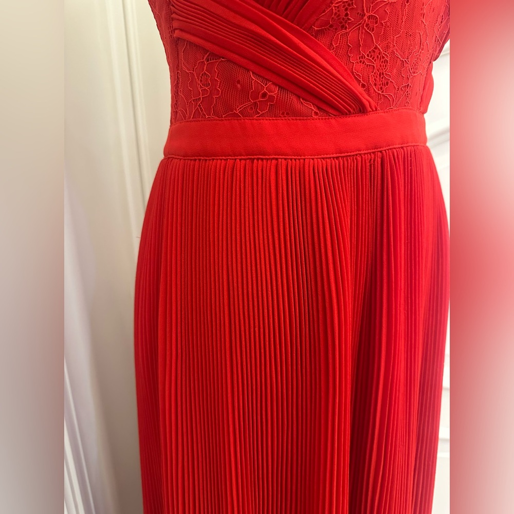 Guess Red Formal Lace Pleated Dress with Cut Out & Crisscross Neckline (Size 4) - Picture 5 of 13
